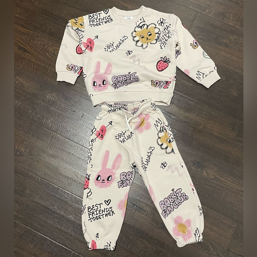 NWT Zara Cream and Black Graphic Kids Sweatshirt Set
